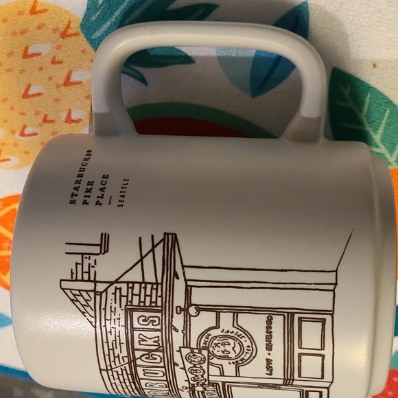 Limited edition 2018 Starbucks mug set - Picture 7 of 9